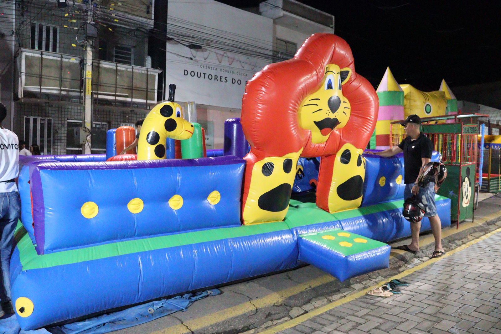 Pais falam ao Farol avaliando ingressos dos parques na Festa da Penha