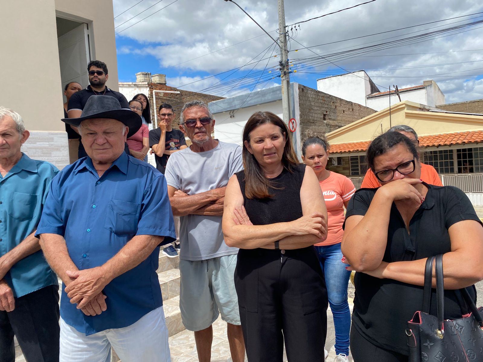 Emoção, lágrimas e saudade marcam velório de Padre Orlando nesta 3ª