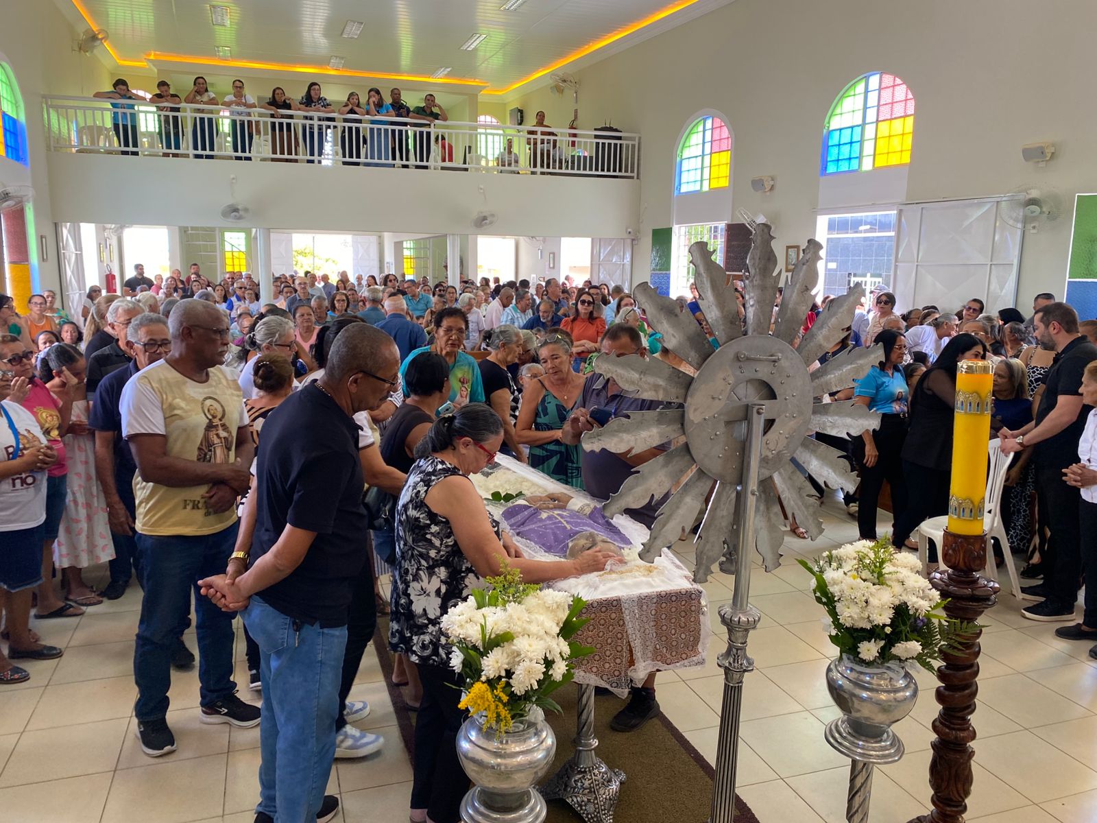 Emoção, lágrimas e saudade marcam velório de Padre Orlando nesta 3ª