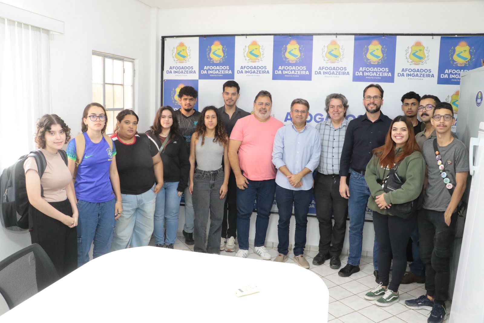 Projeto da UFPE visita Afogados e conhece produção de móveis