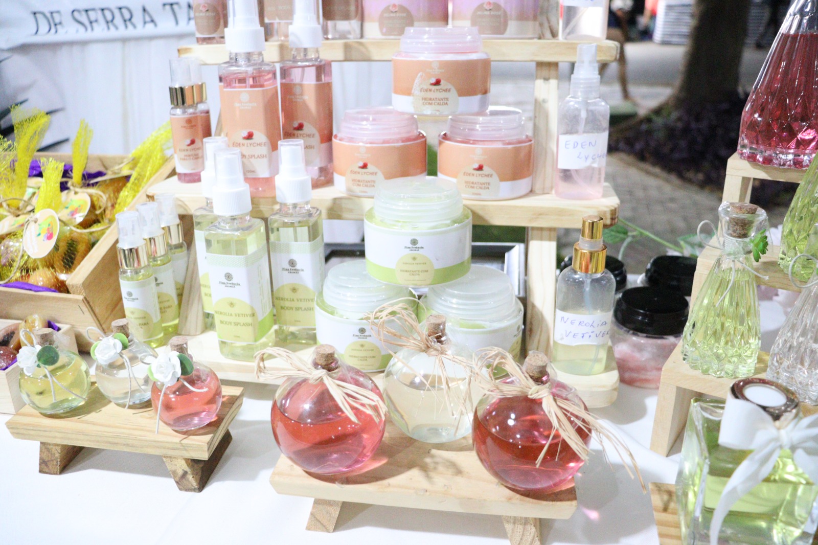 Voluntários da Penha e pequenos comerciantes otimistas com as vendas