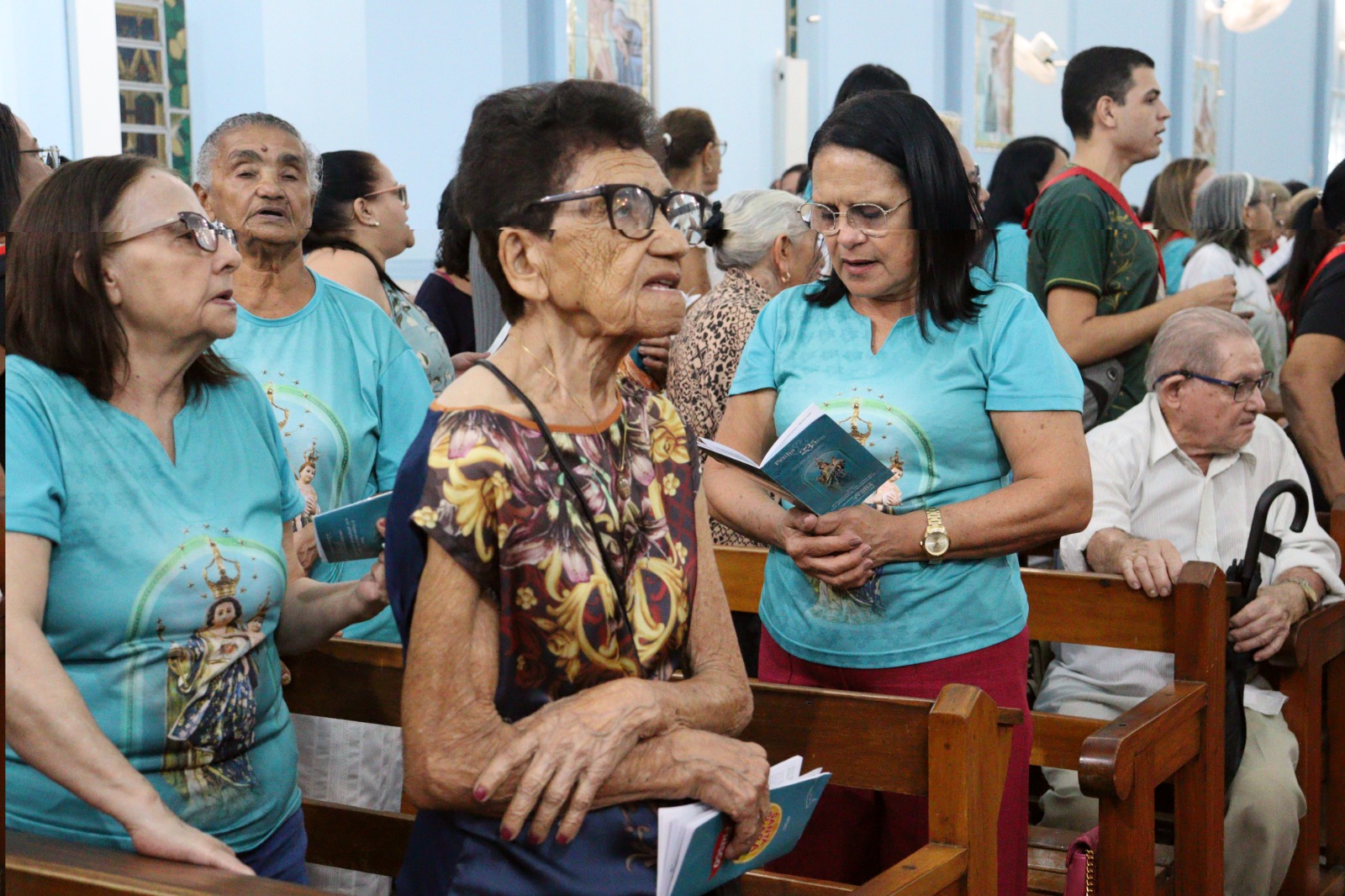 Fiéis falam ao Farol sobre clima da Festa da Penha