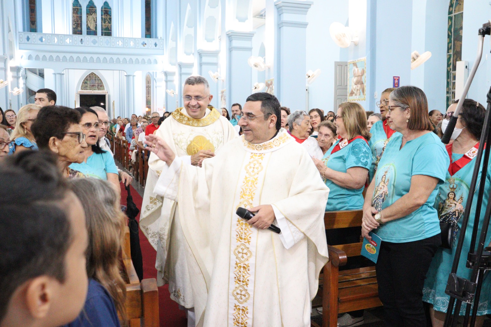 Fiéis falam ao Farol sobre clima da Festa da Penha