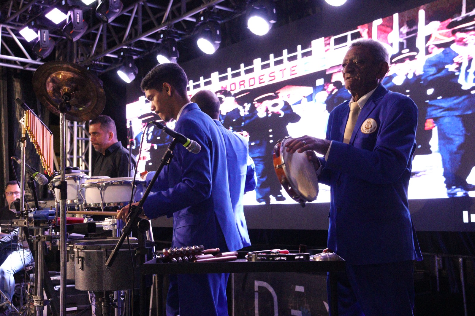 Filarmônica dá show; Wilton Belo e Kelly Freitas também brilharam