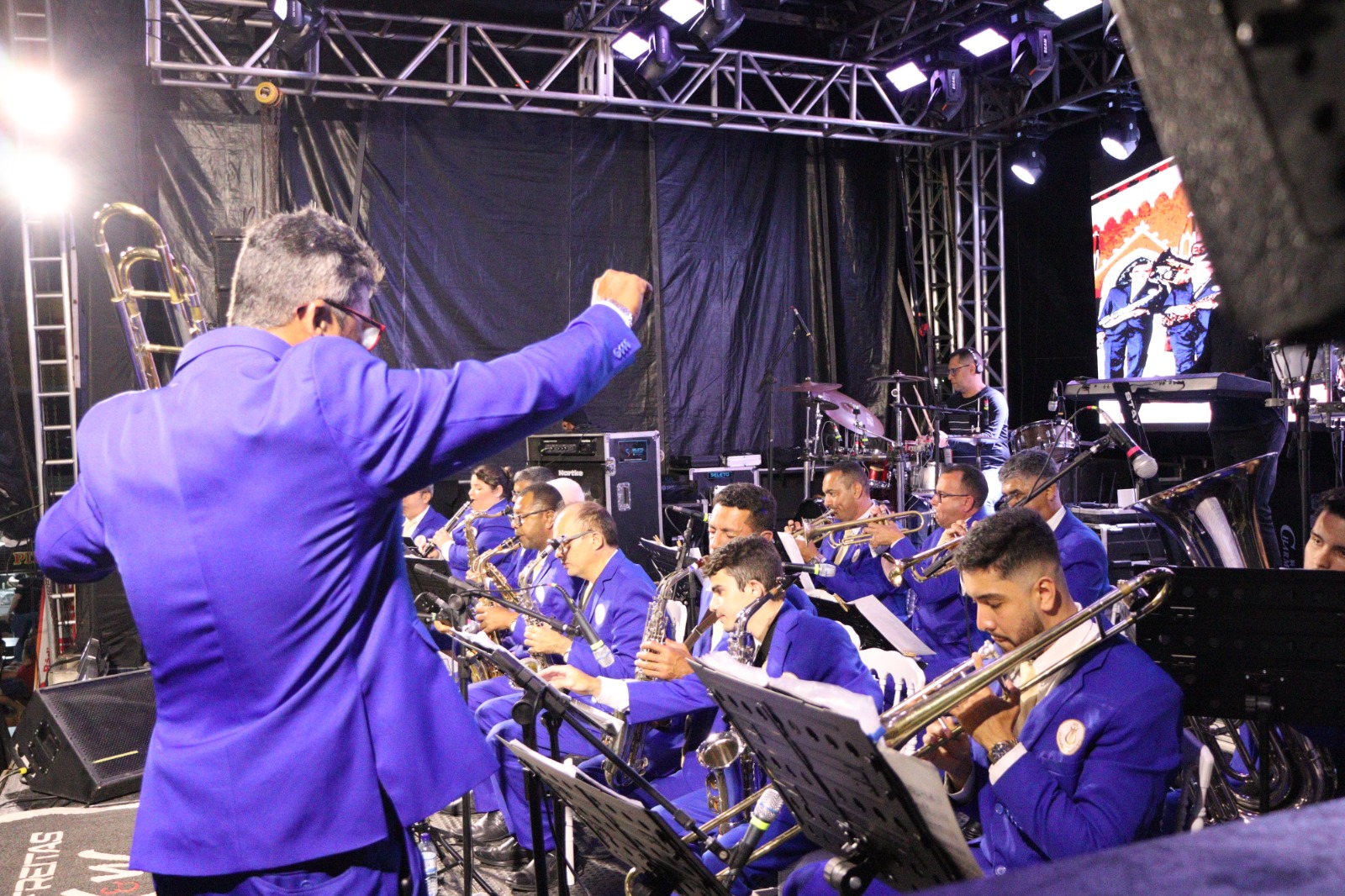 Filarmônica dá show; Wilton Belo e Kelly Freitas também brilharam 1 Fotos: Licca Lima/Farol de Notícias