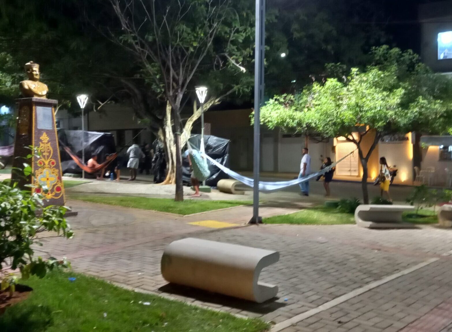 Praça Sérgio Magalhães vira albergue na Festa de Setembro de ST