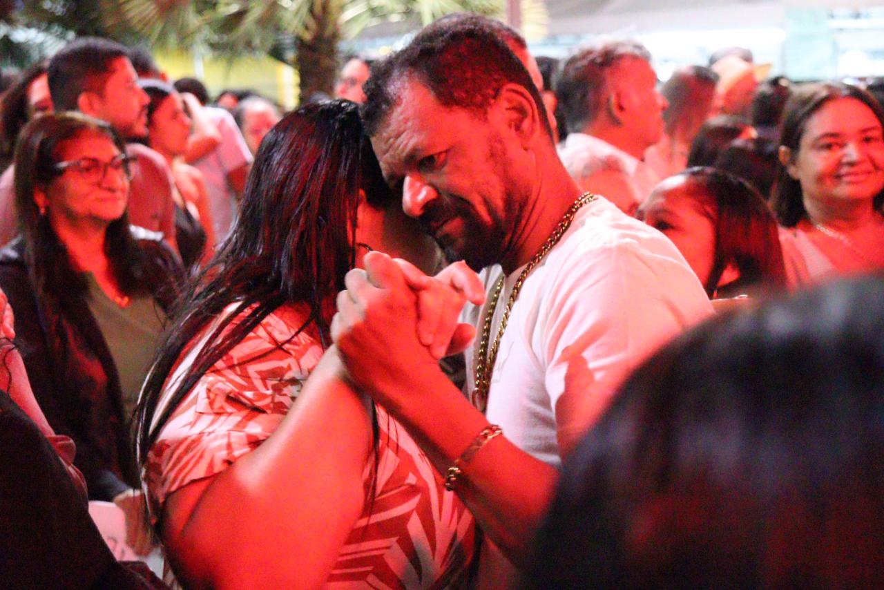 Labaredas incendiou a Praça e polo nacional abre hoje com Léo Santana