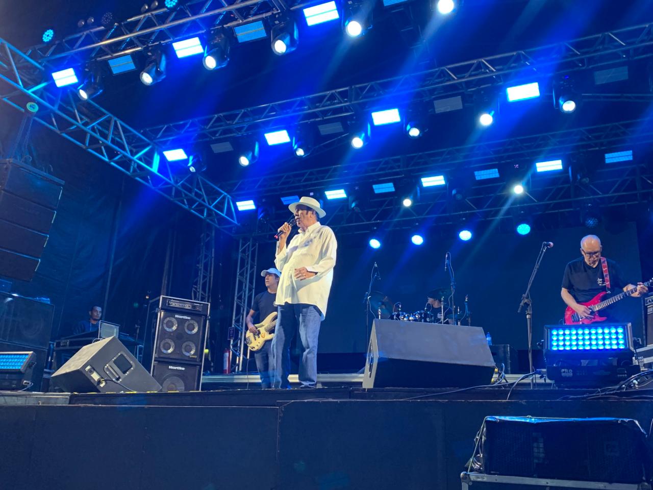 Com matriz lotada, fiéis expressam fé a Padroeira de Serra Talhada