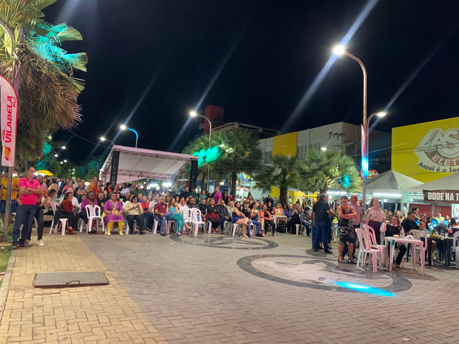 Com matriz lotada, fiéis expressam fé a Padroeira de Serra Talhada