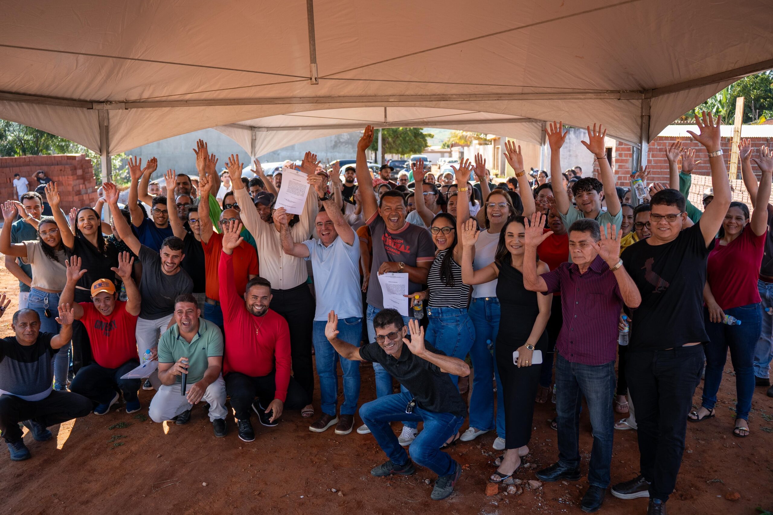 Dr. Ismael garante construção de creche e nova praça
