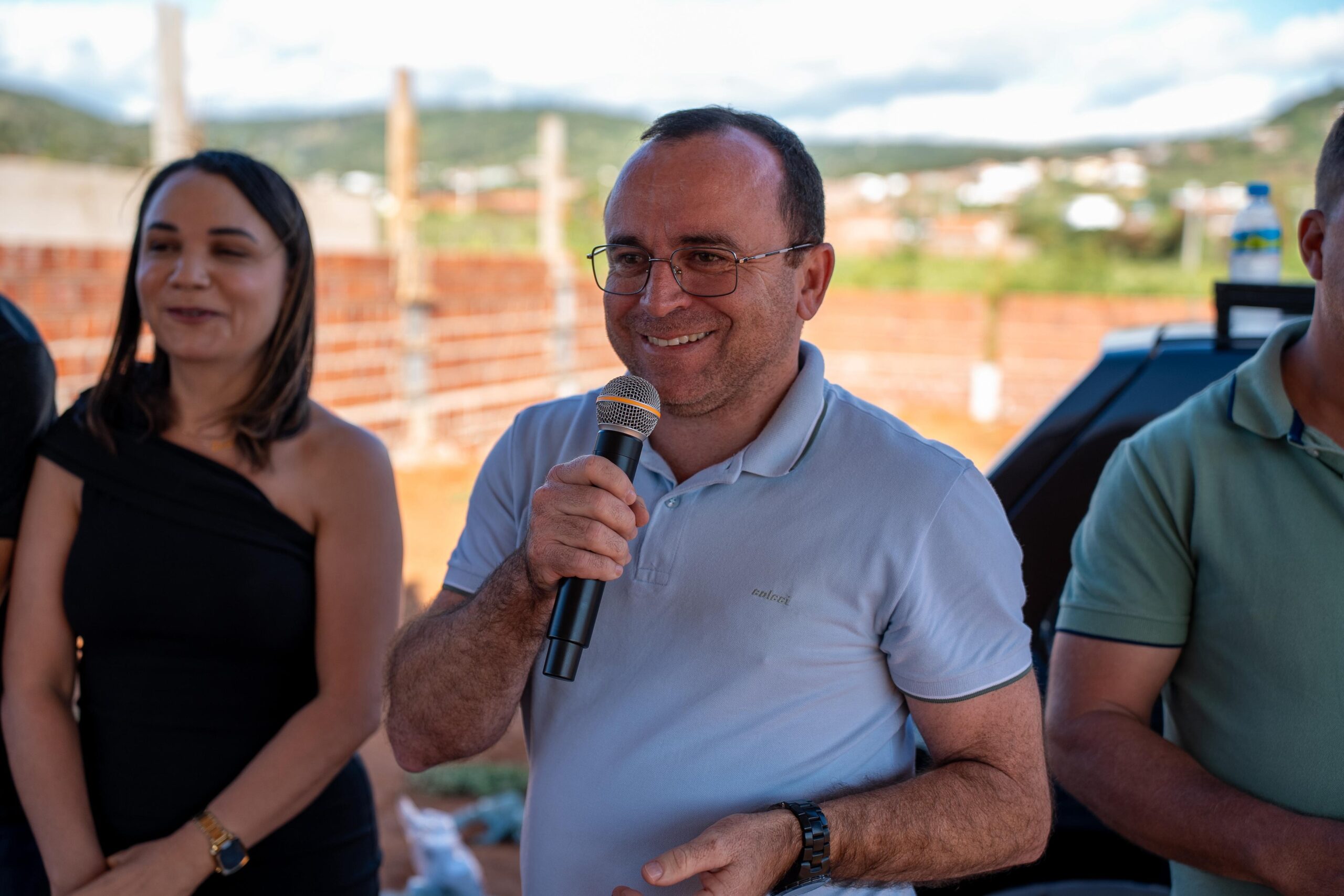 Dr. Ismael garante construção de creche e nova praça - Fotos: Divulgação