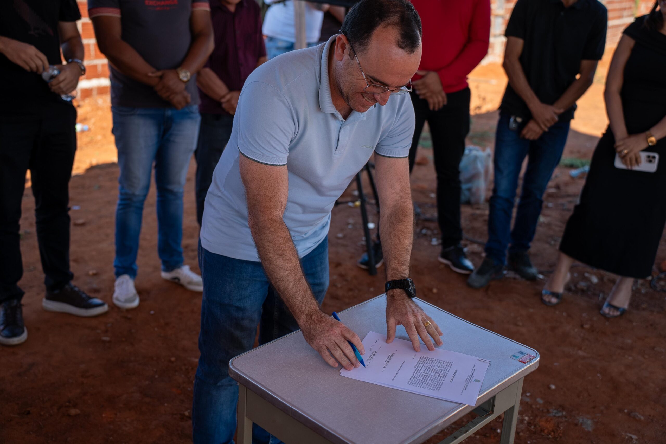 Dr. Ismael garante construção de creche e nova praça