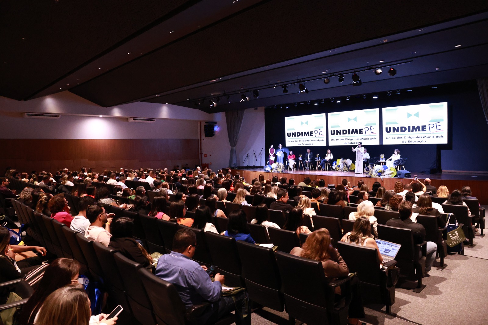 Undime/PE e Unicef buscam garantir mais alunos nas escolas