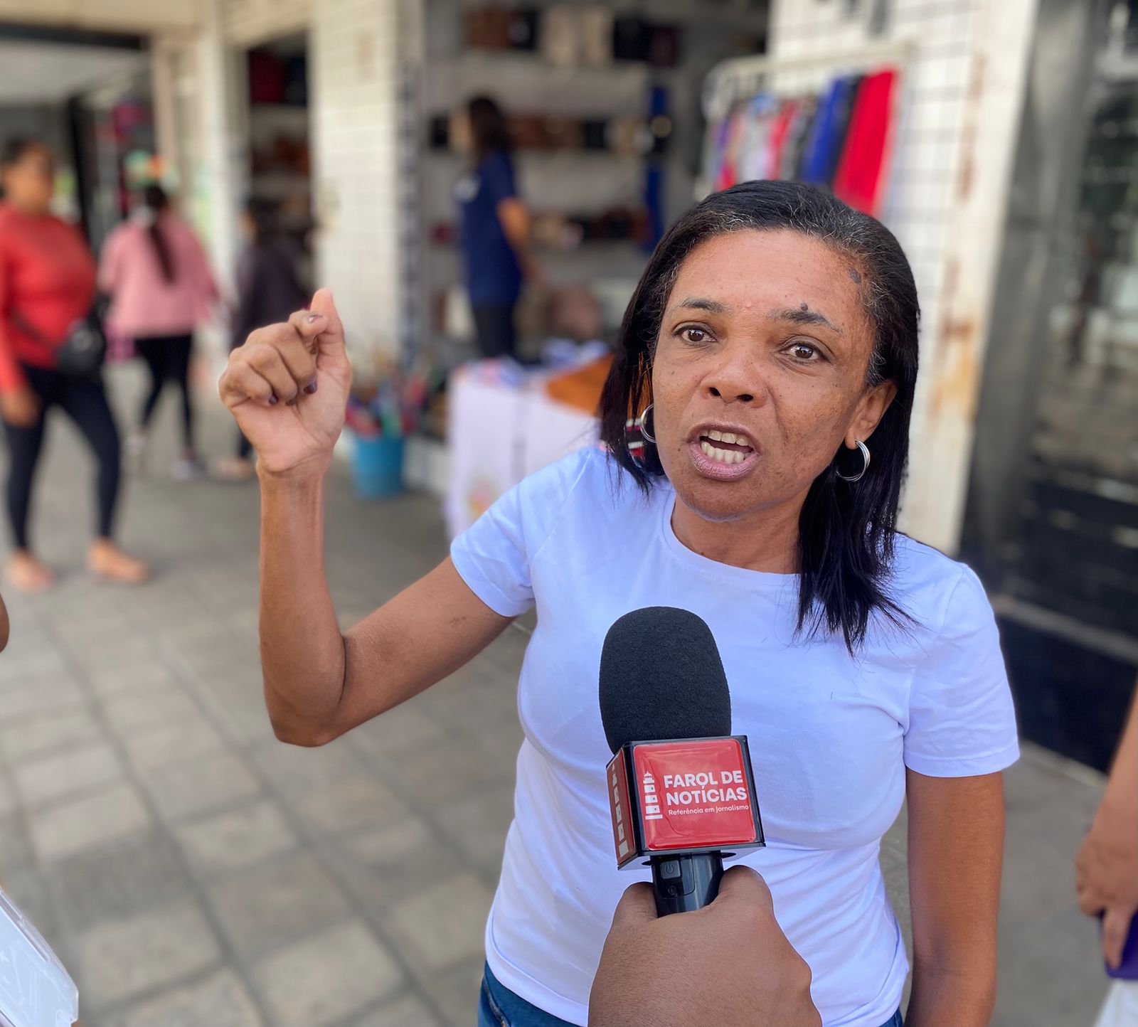 Famílias do Vanete Almeida cobram casas e PMST explica trâmites