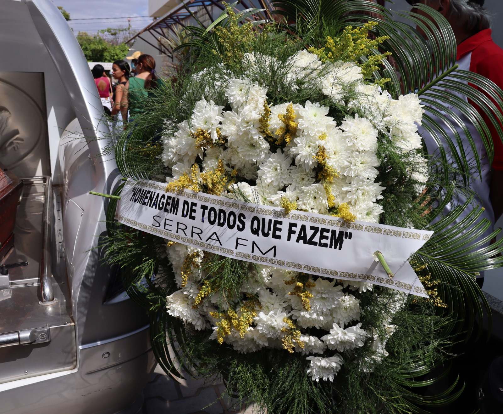 Emoção e aboios marcaram adeus ao radialista Bebé em Serra Talhada