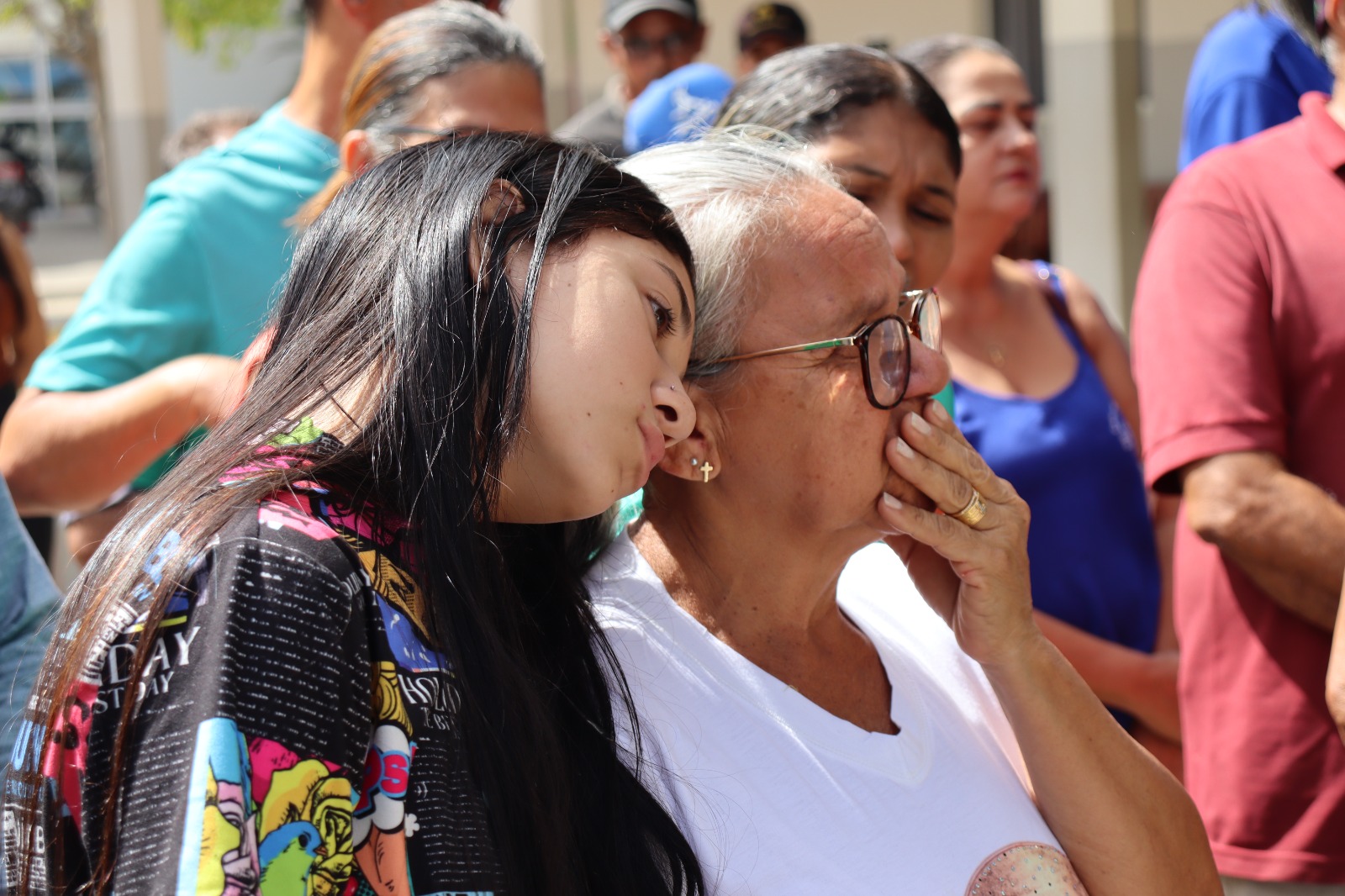 Sepultamento com emoção e aboios de Bebé Vaqueiro 