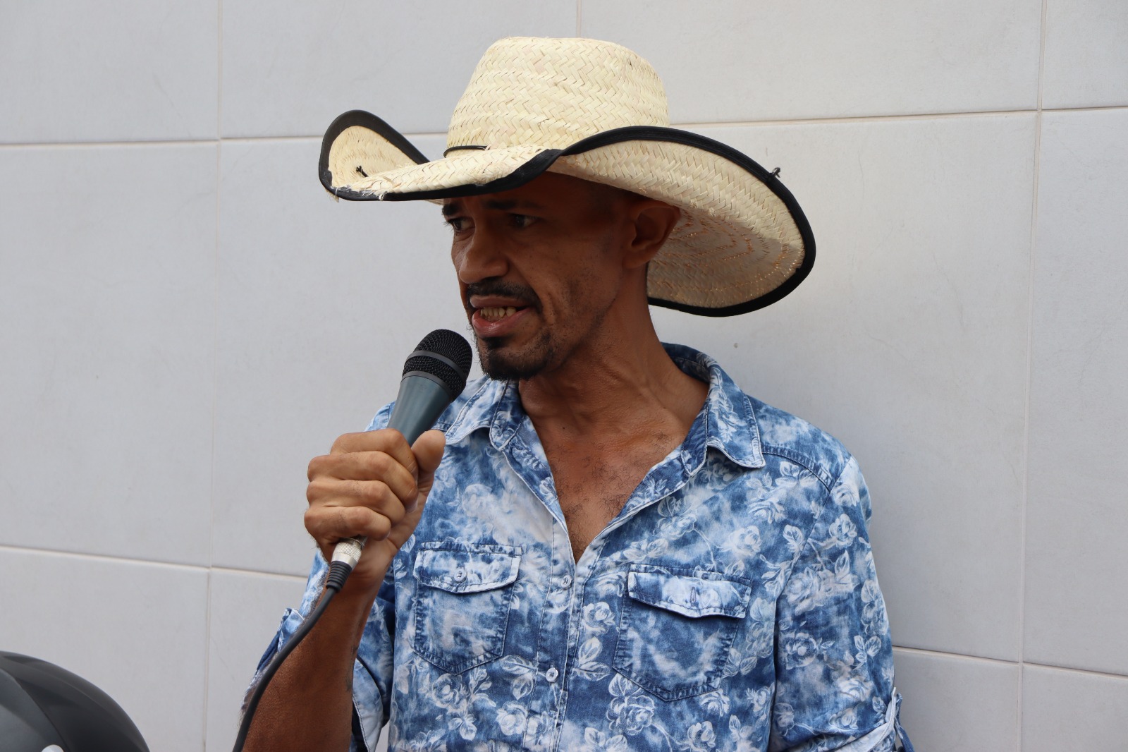 Emoção e aboios marcaram adeus ao radialista Bebé em Serra Talhada