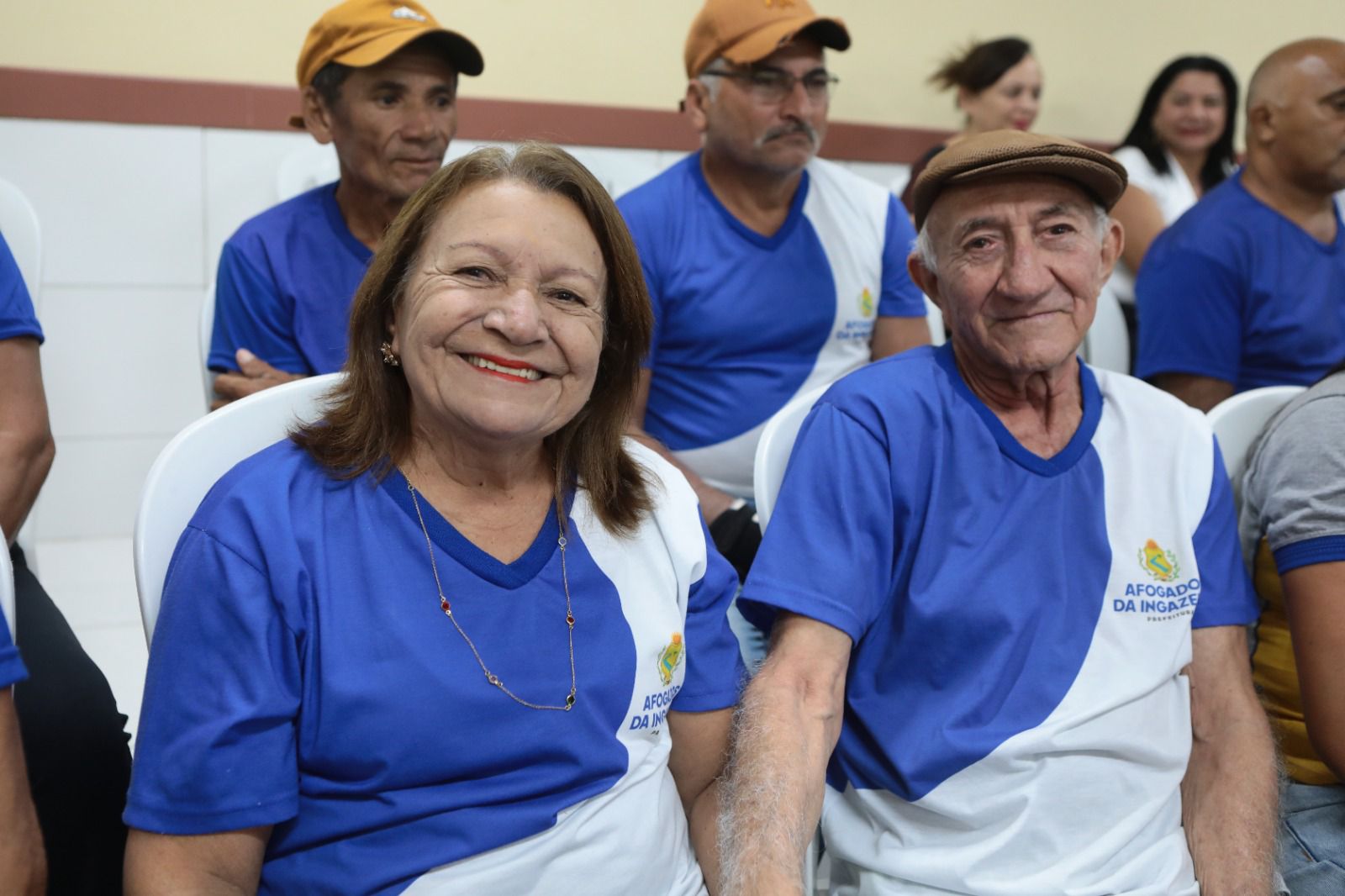 Prefeito Sandrinho entregou tablets a estudantes do EJA