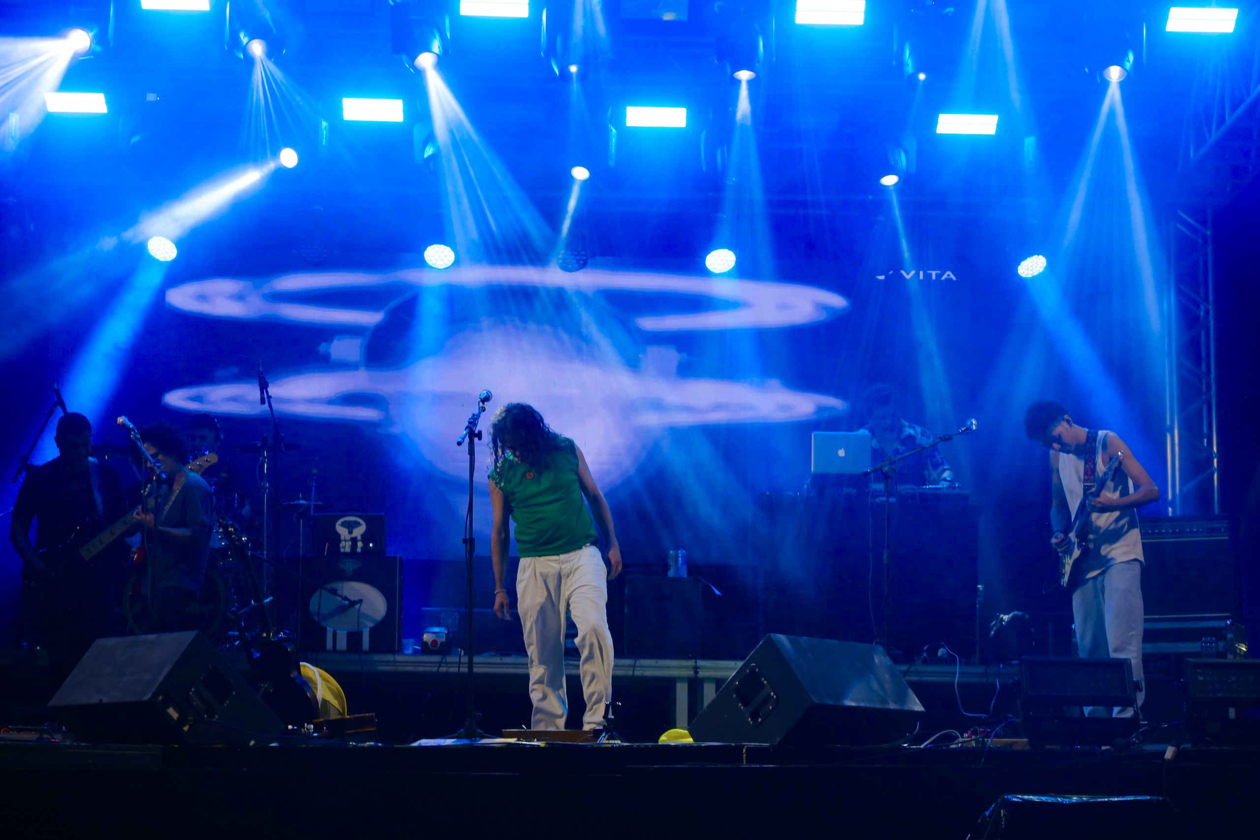 Noite de rock agitou a praça Sérgio Magalhães; e já estamos ao vivo!