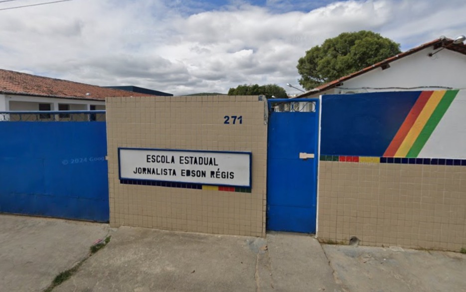 Pai de aluna agride estudante de 13 anos 1 Pai de aluna agride estudante de 13 anos dentro de escola - Foto: Reprodução/google Street View