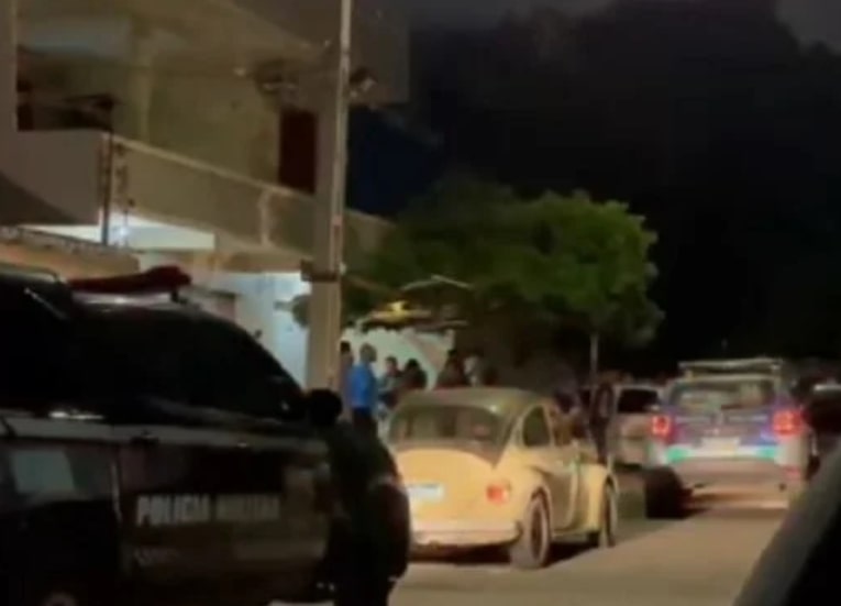 Homem é executado a tiros dentro de bar em Petrolina 1 Homem é executado a tiros dentro de bar em Petrolina - Foto: Reprodução