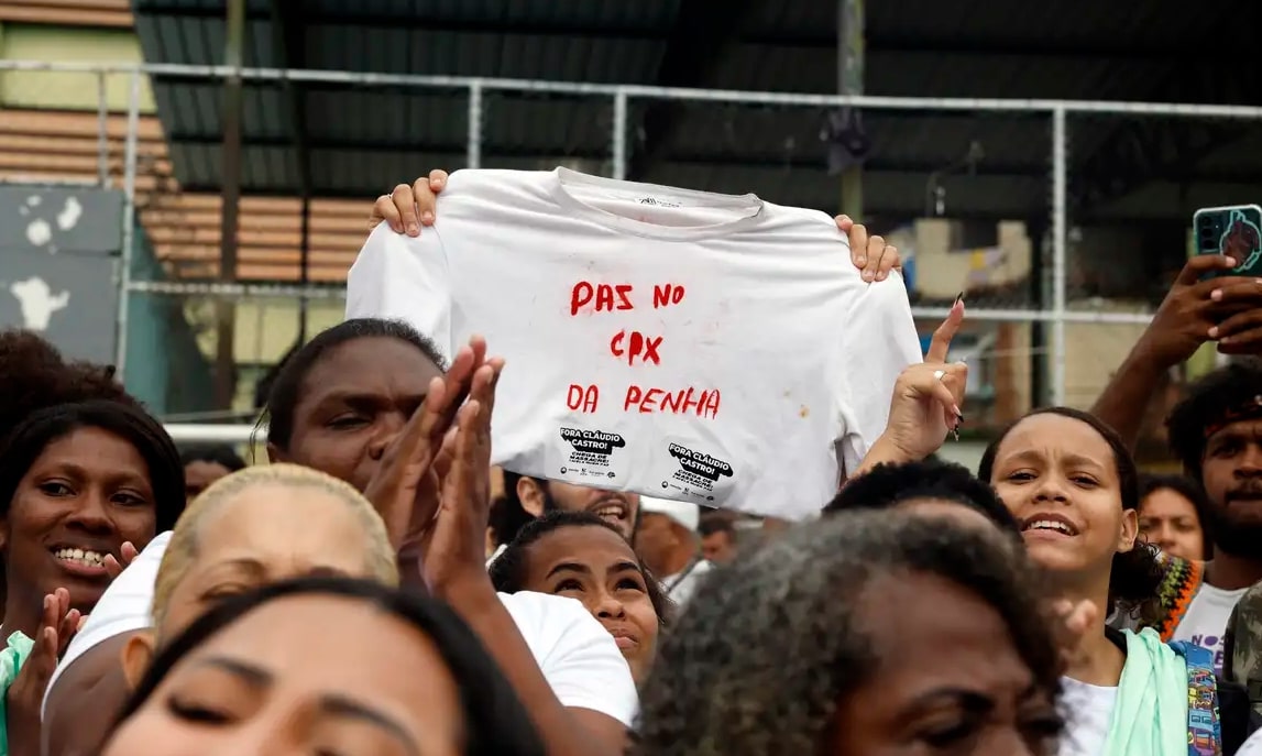 Moradores de favelas protestam após megaoperação com 121 mortos 1 Moradores de favelas protestam após megaoperação com 121 mortos - Foto: Tânia Rêgo/Agência Brasil