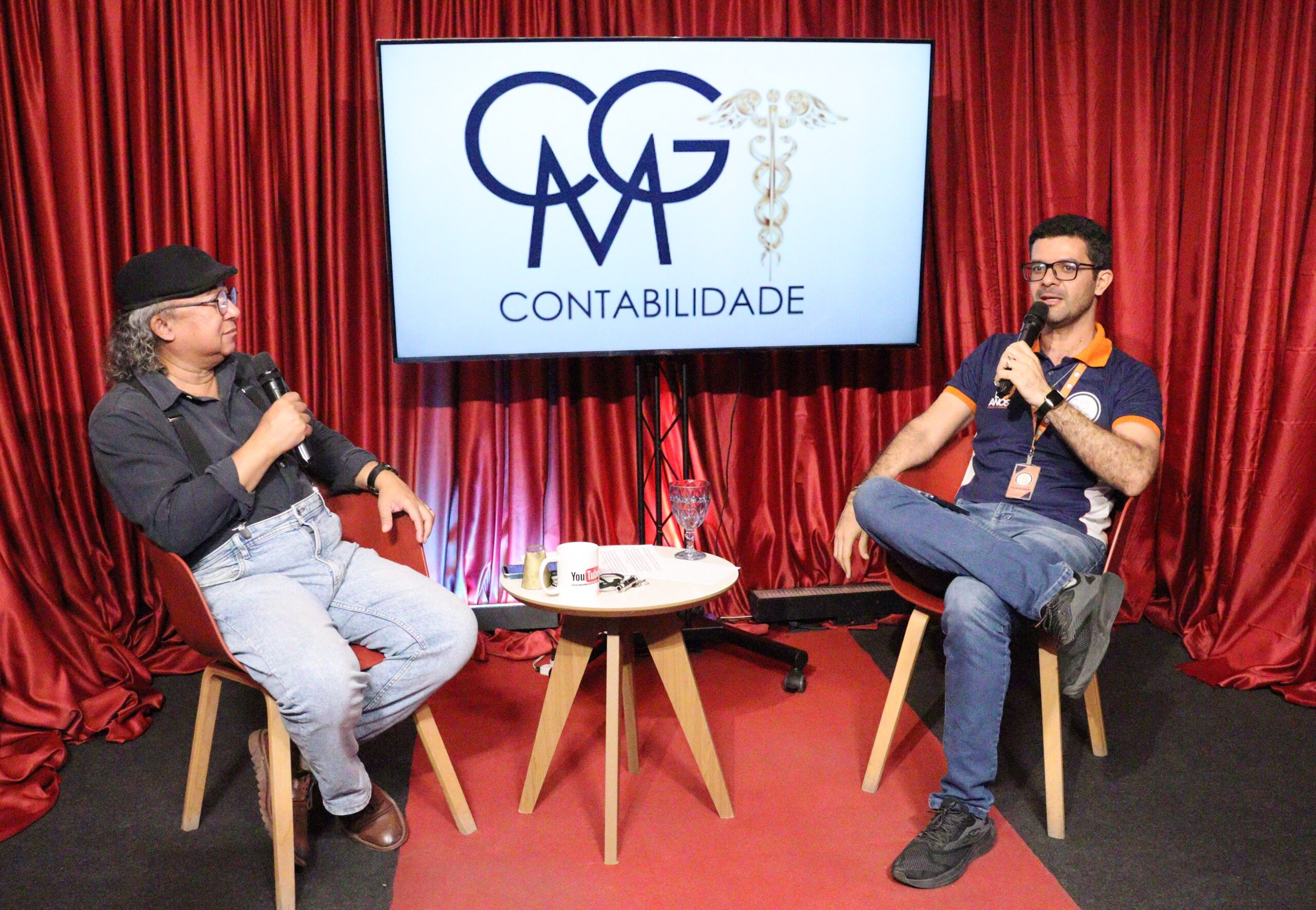 Literato debate Educação e Inteligência Artificial em Serra Talhada