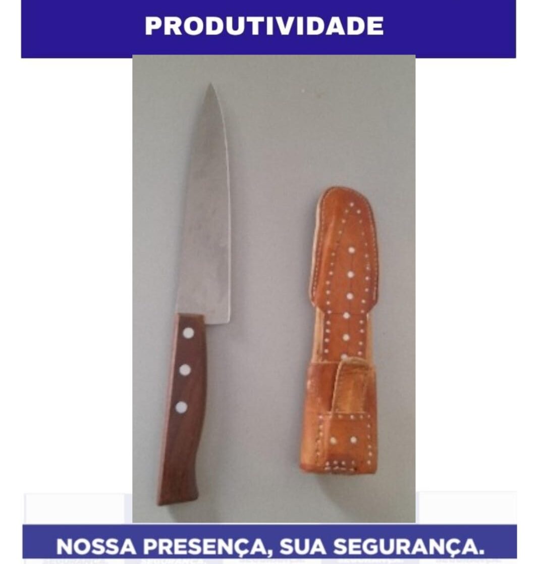Polícia detém e desarma suspeito com faca peixeira no centro da cidade 1 Polícia Militar detém suspeito