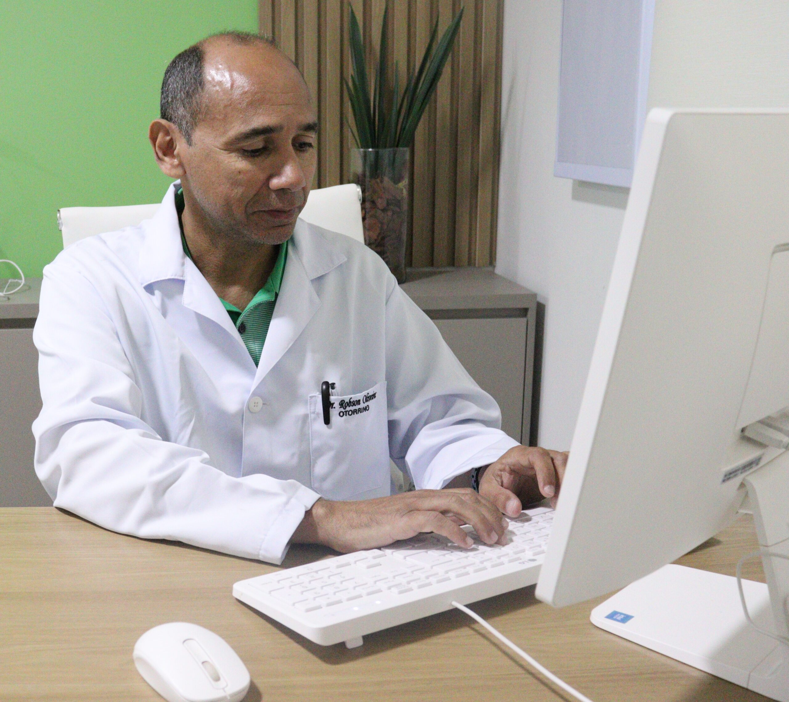 Otorrino Róbson Oliveira realiza Campanha da Voz em Serra Talhada