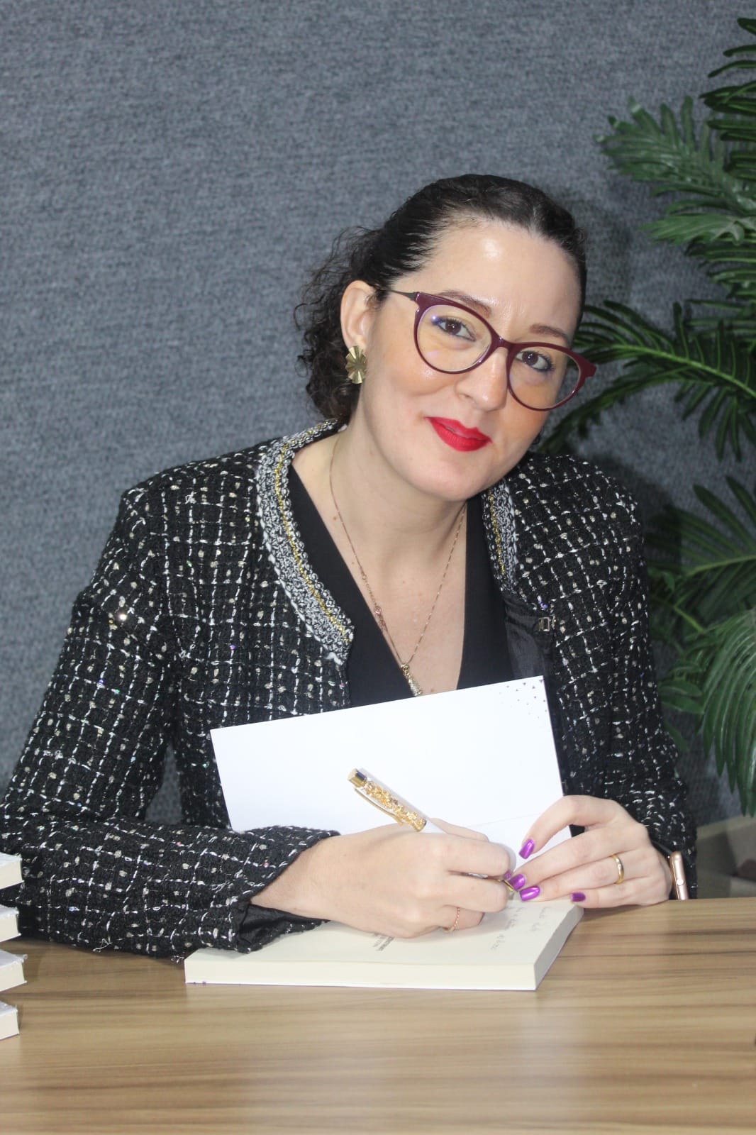 Advogada e professora diz que 'taxa do buraco' em ST é inconstitucional