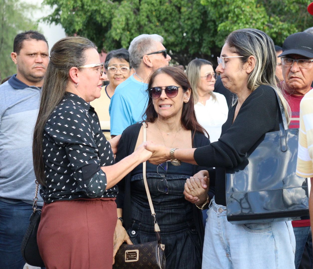 Vídeo: Familiares e amigos deram adeus a Jadilson Araújo, nesta 4ª 1 Fotos: Licca Lima/Farol de Notícias