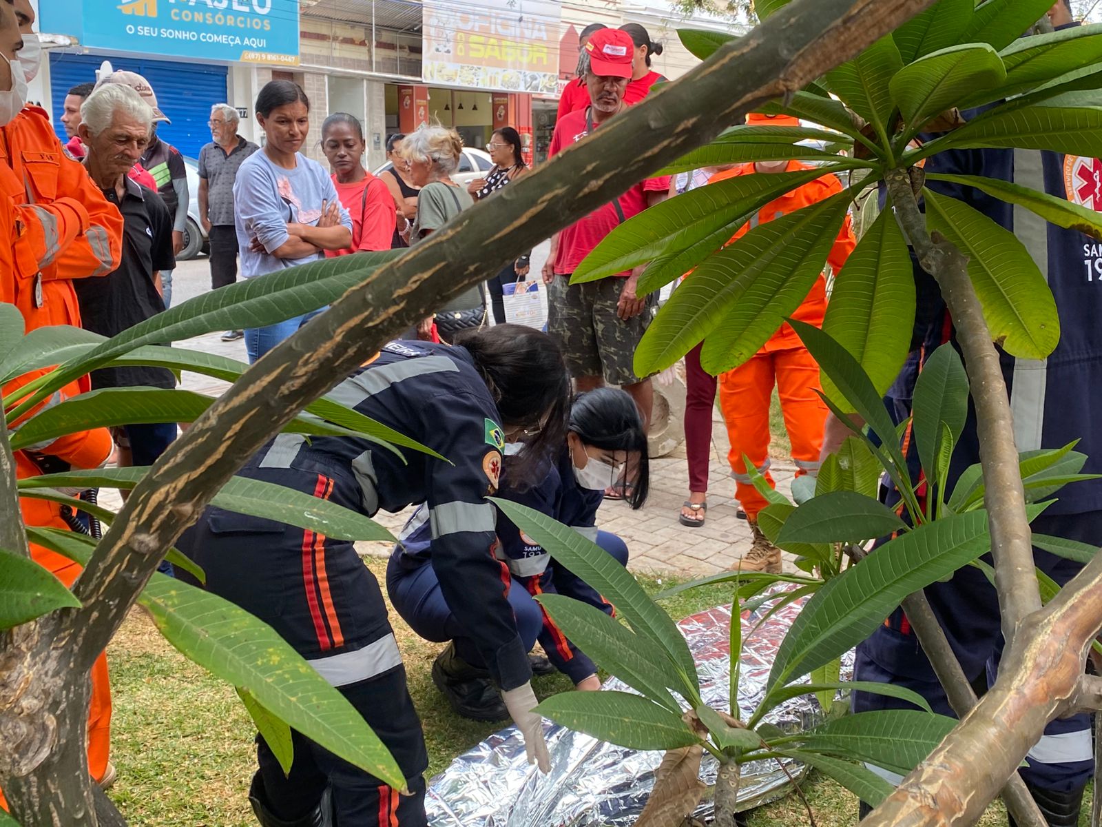 Morador em situação de rua morre na Praça Sérgio Magalhães
