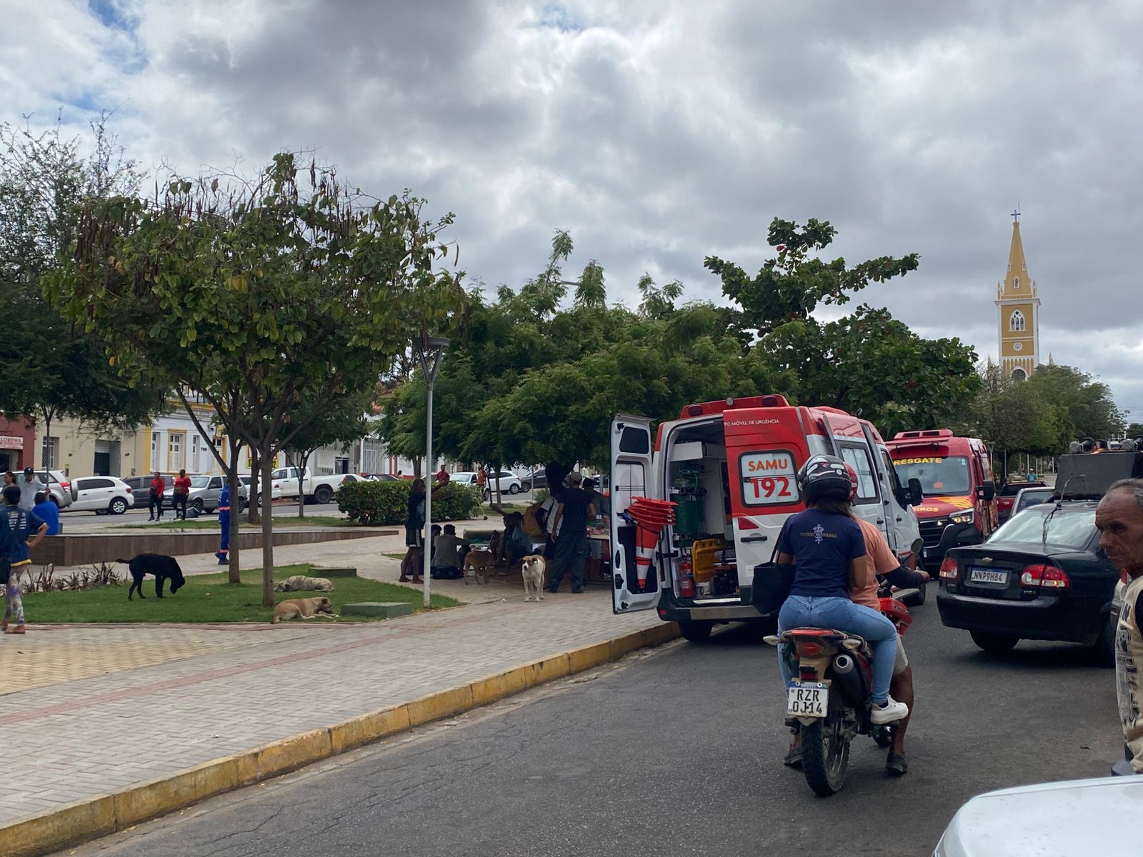 Morador em situação de rua morre na Praça Sérgio Magalhães