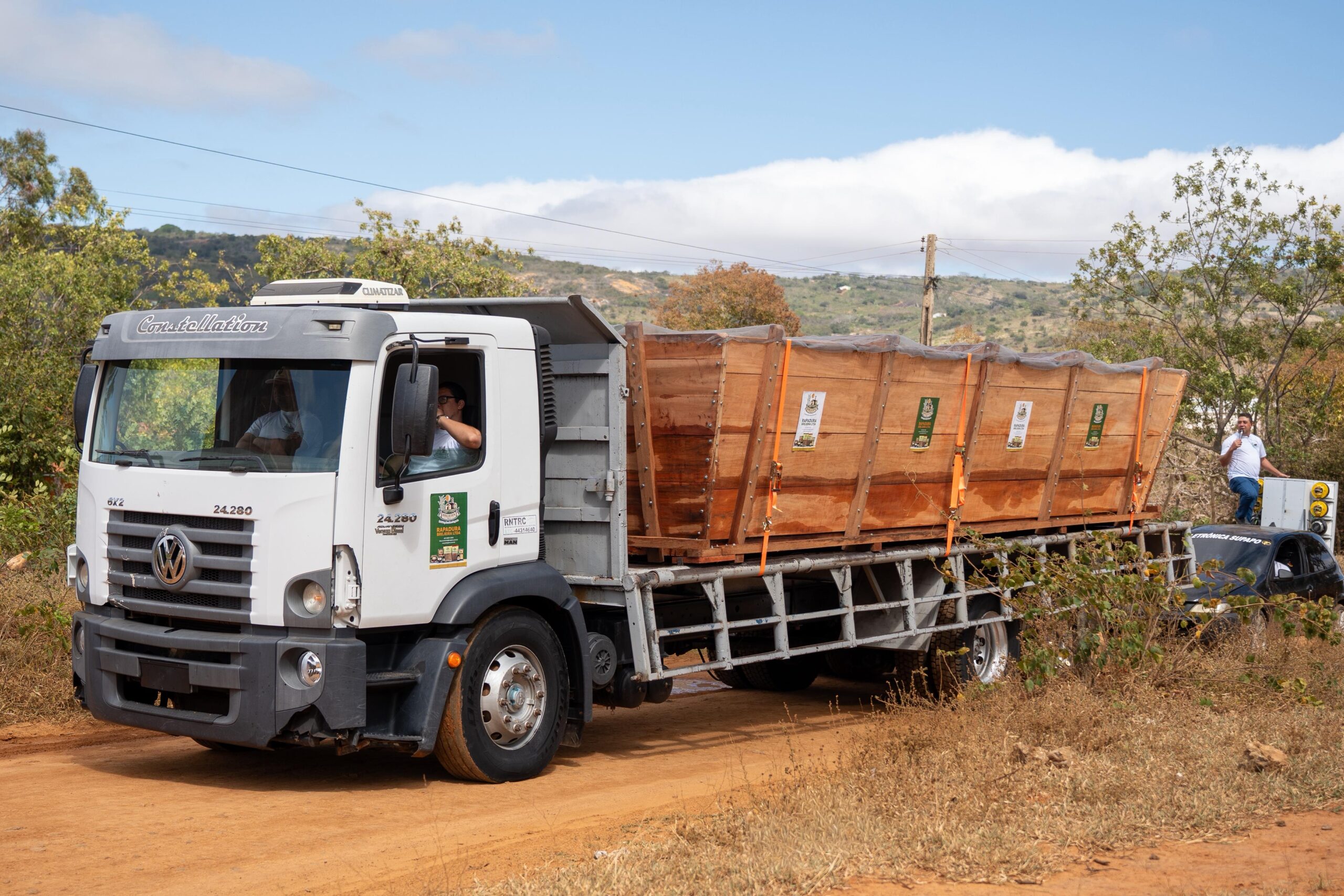 Prefeitura entrega à população a maior rapadura do mundo 1 Prefeitura entregou à população a maior rapadura do mundo
