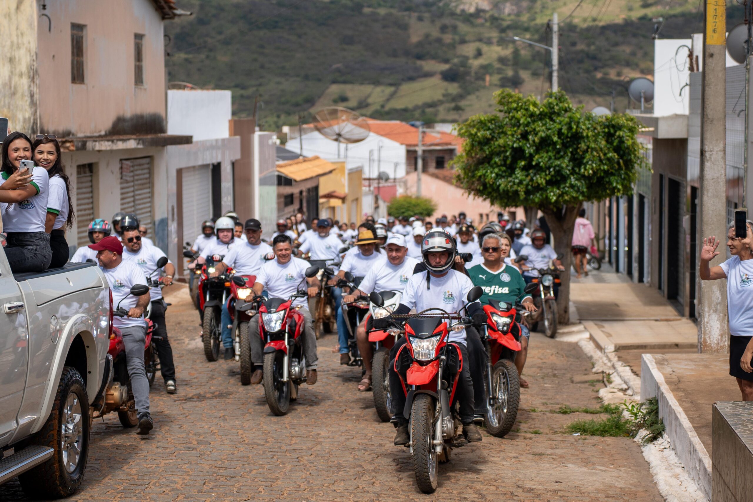 Prefeitura entrega à população a maior rapadura do mundo