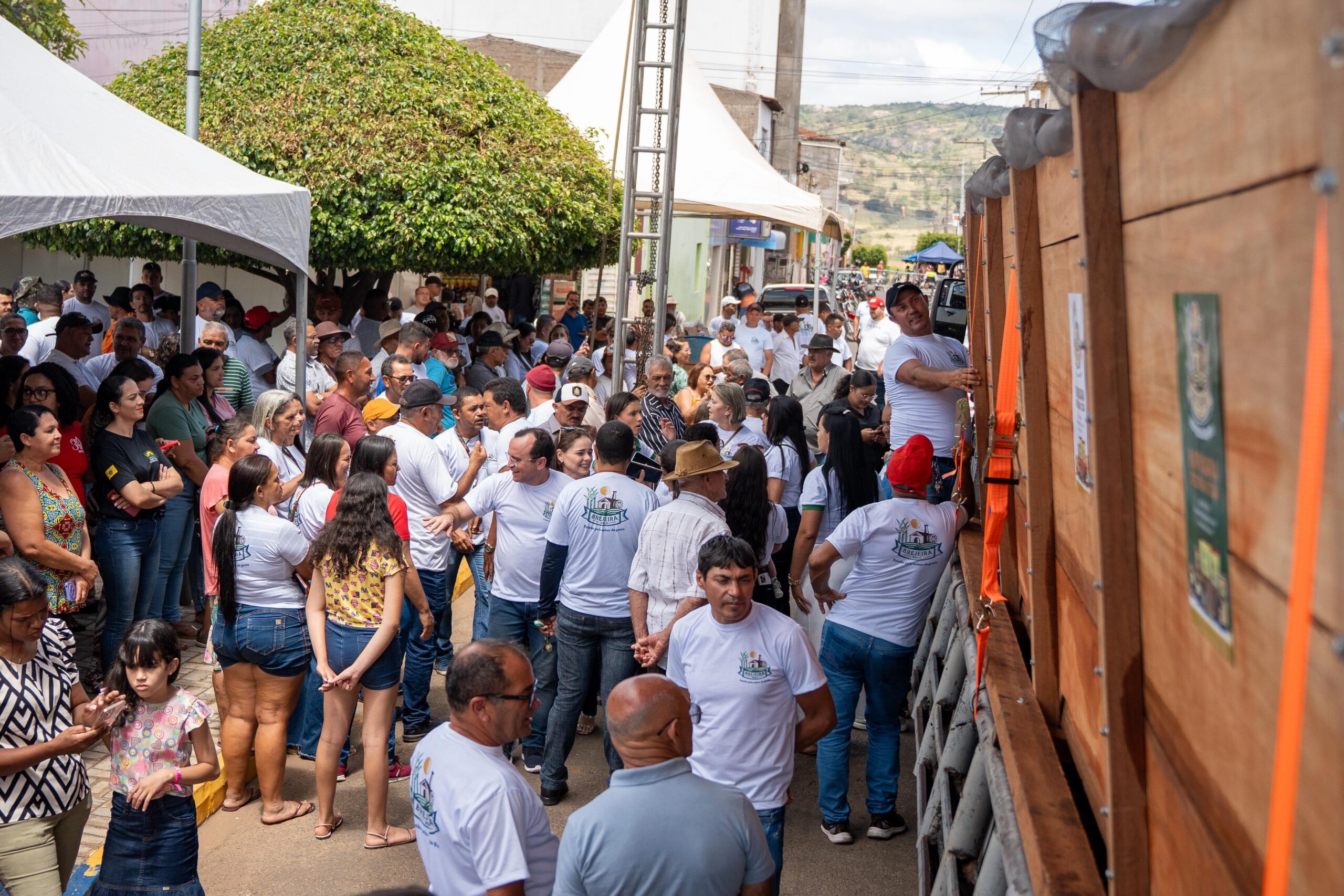 Prefeitura entrega à população a maior rapadura do mundo