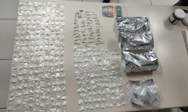 PM encontra drogas escondidas em cemitério 1 PM encontra drogas em cemitério - Foto: Divulgação/PMPE