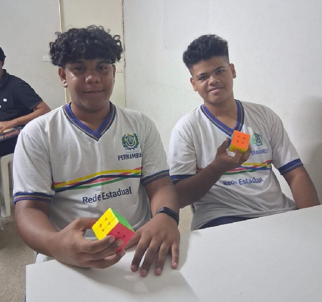 Erem Irnero Ignácio doa para pessoas em situação de rua em Serra Talhada