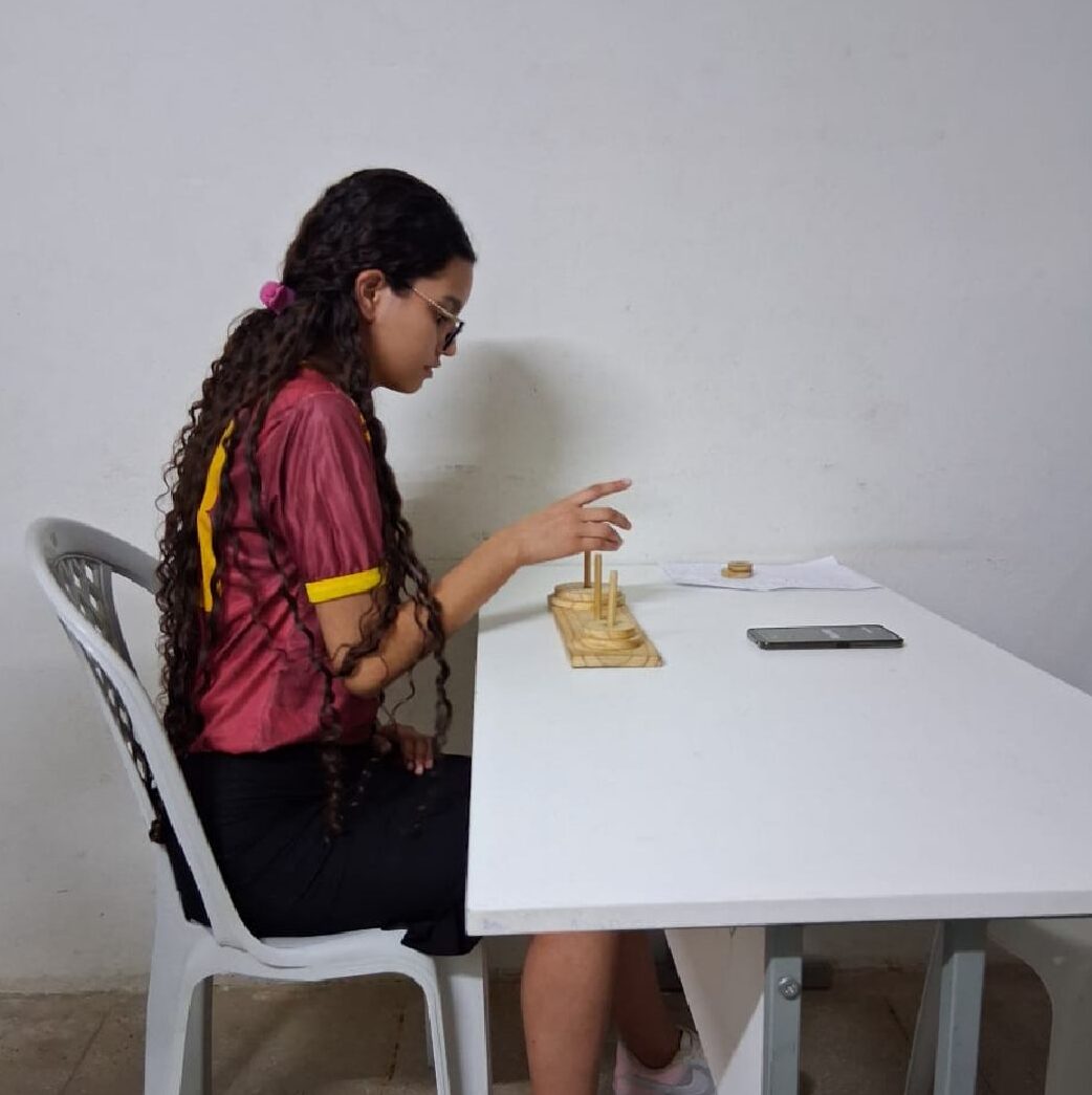 Erem Irnero Ignácio doa para pessoas em situação de rua em Serra Talhada