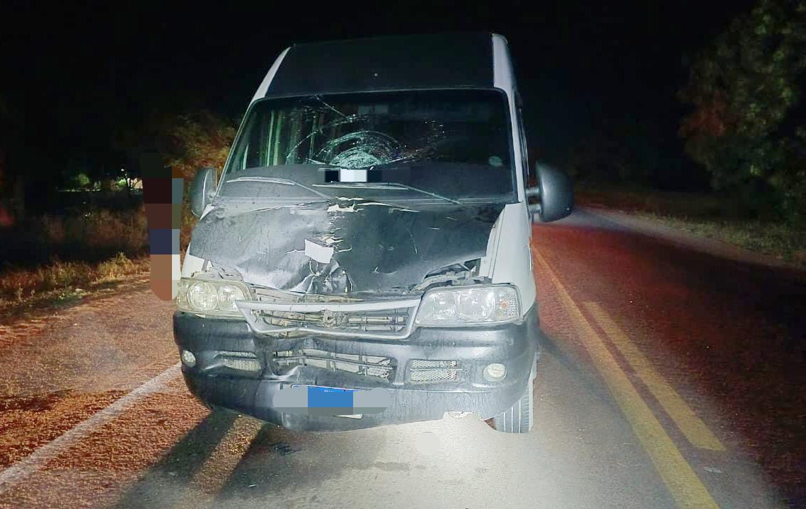 Homem morre após colisão entre van e motocicleta 1 Homem morre após colisão entre van e motocicleta - Foto: Divulgação/PRF