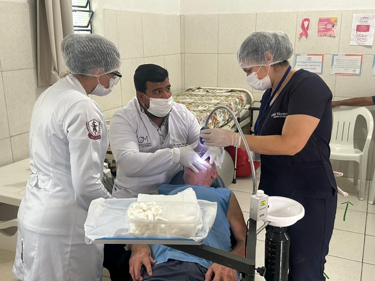 Saúde levou odontologistas ao Abrigo Ana Ribeiro nesta 3ª em Serra Talhada 1 Secretaria de saúde leva odontologistas