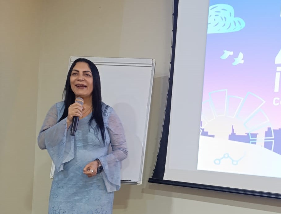 Prefeita de Jataúba representa a Amupe em fórum - Fotos: Divulgação