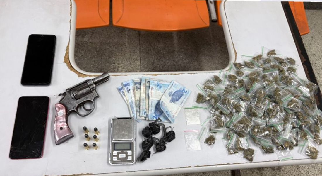 Perseguição policial termina com dupla presa em teto de igreja - Foto: Polícia Militar de Pernambuco/Divulgação