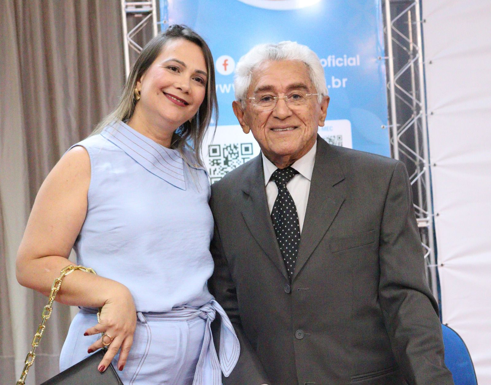 Sucesso na noite de autógrafos do 2º livro de Dr. João Cosme Magalhães