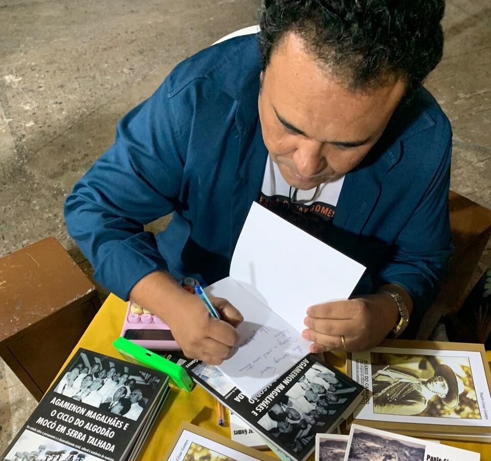 PC Gomes lança livro sobre ciclo de violência no sertão nordestino 1 lançamento de livo de PC Gomes