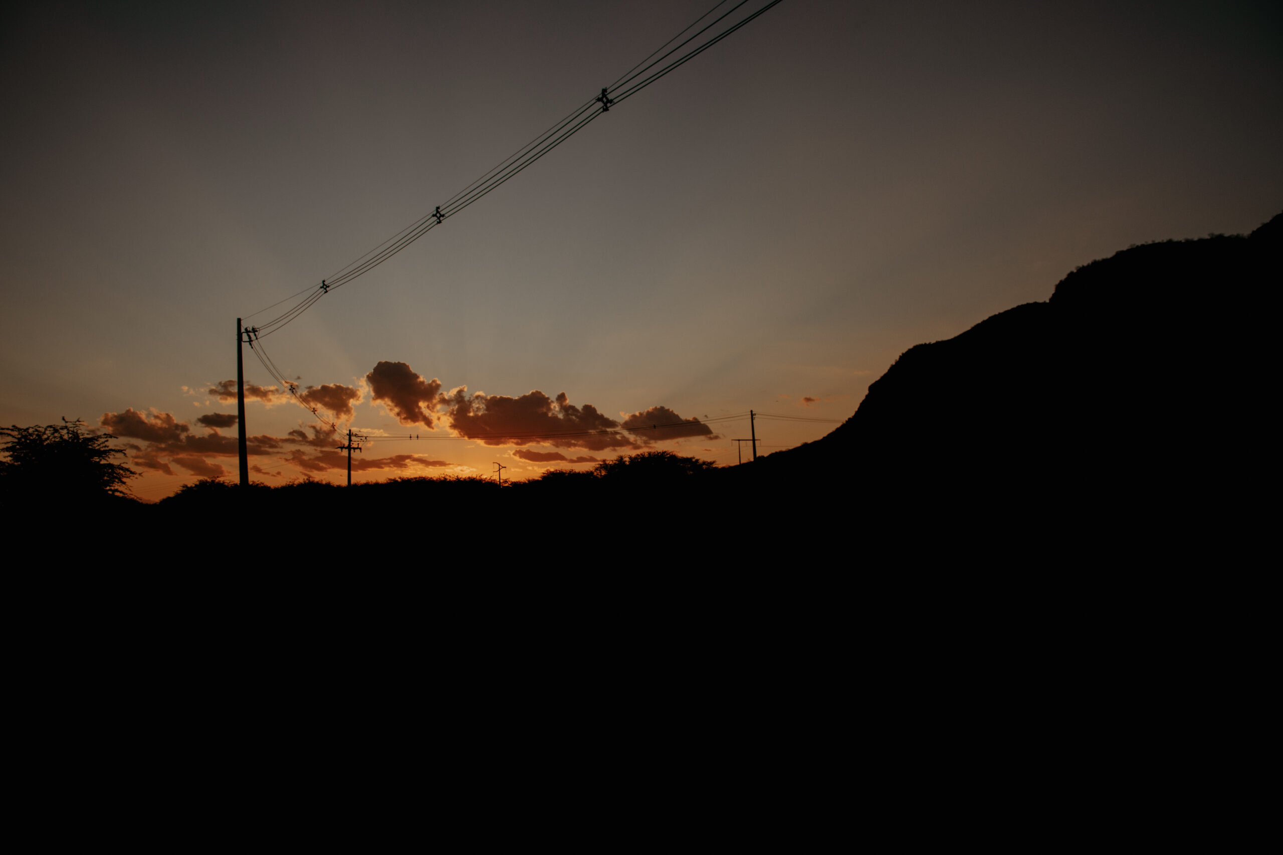 Imagens poéticas da fotojornalista do Farol evocam a saudade de casa