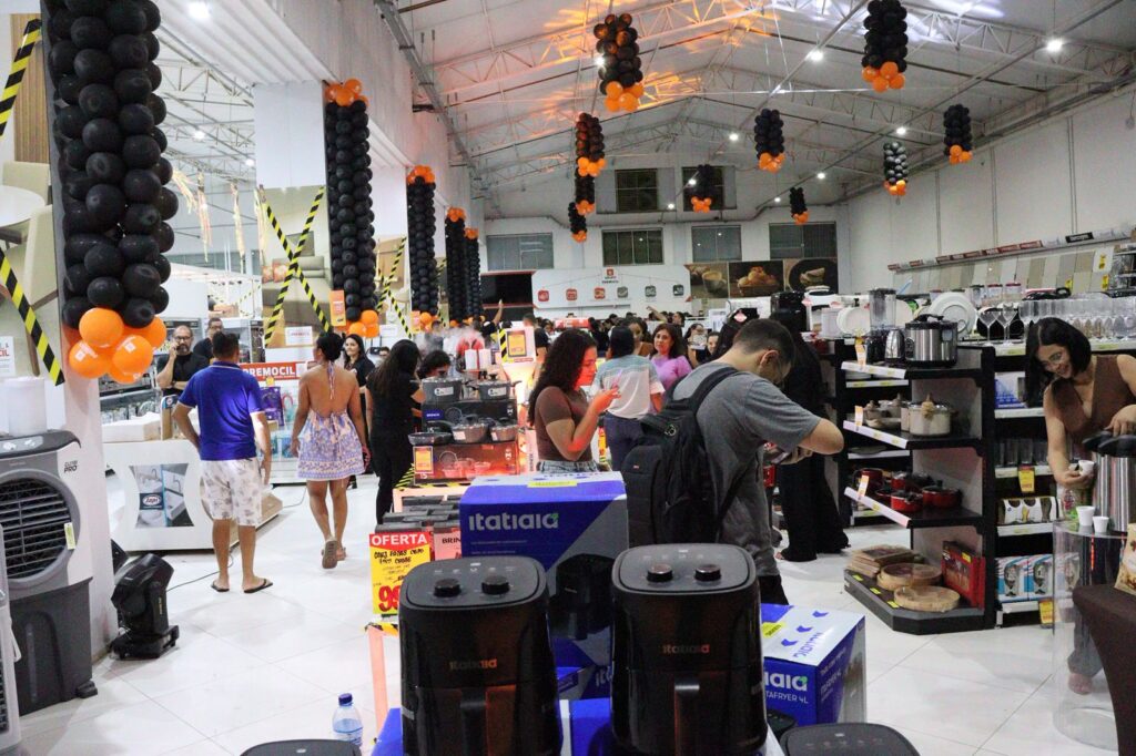 Corujão Premocil lotou a loja com ofertas de até 70% em Serra Talhada