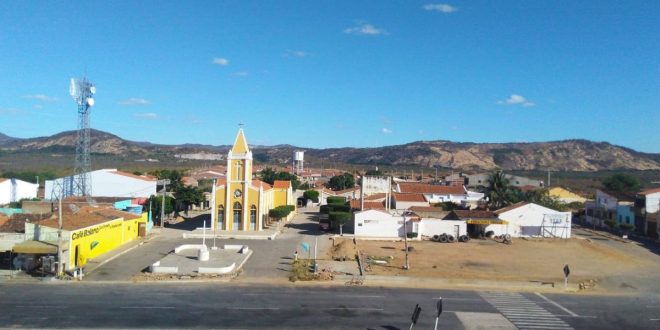 homem flagrado com drogas