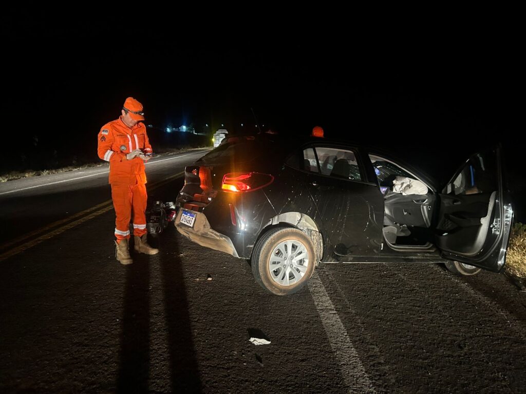 Motorista fica preso nas ferragens após acidente na BR-232, nesta 2ª