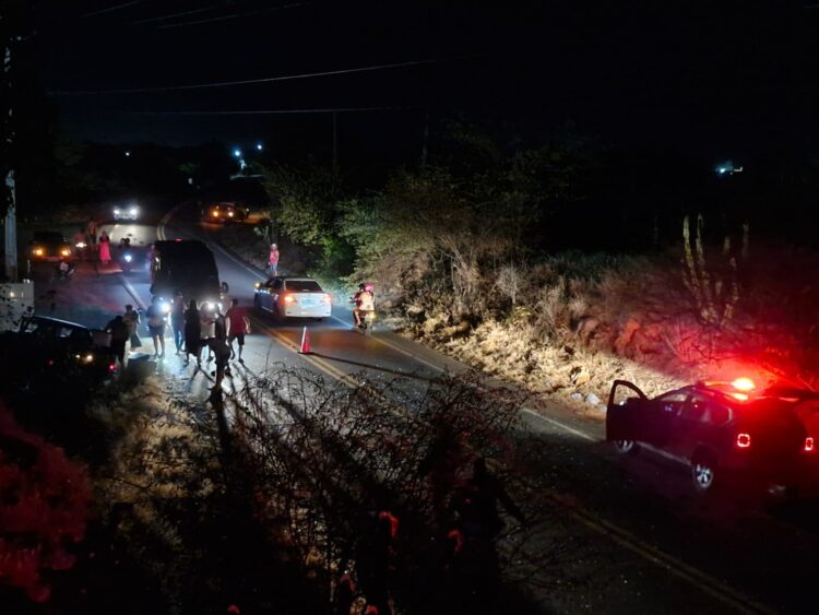 Colisão na noite desse domingo assusta moradores no Sertão do Pajeú